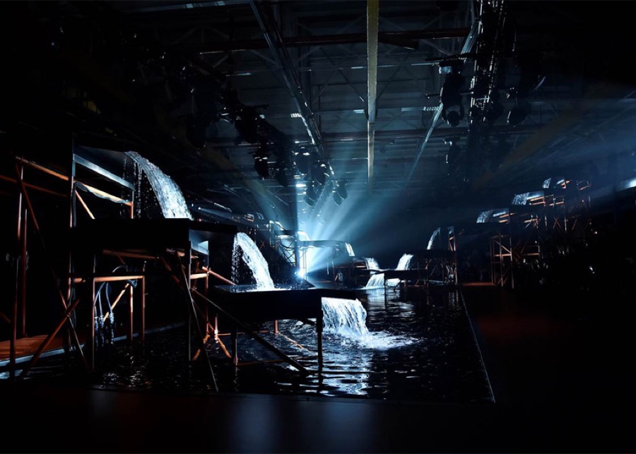 AW15 · HUNTER — The Waterfalls, set photography from the show record